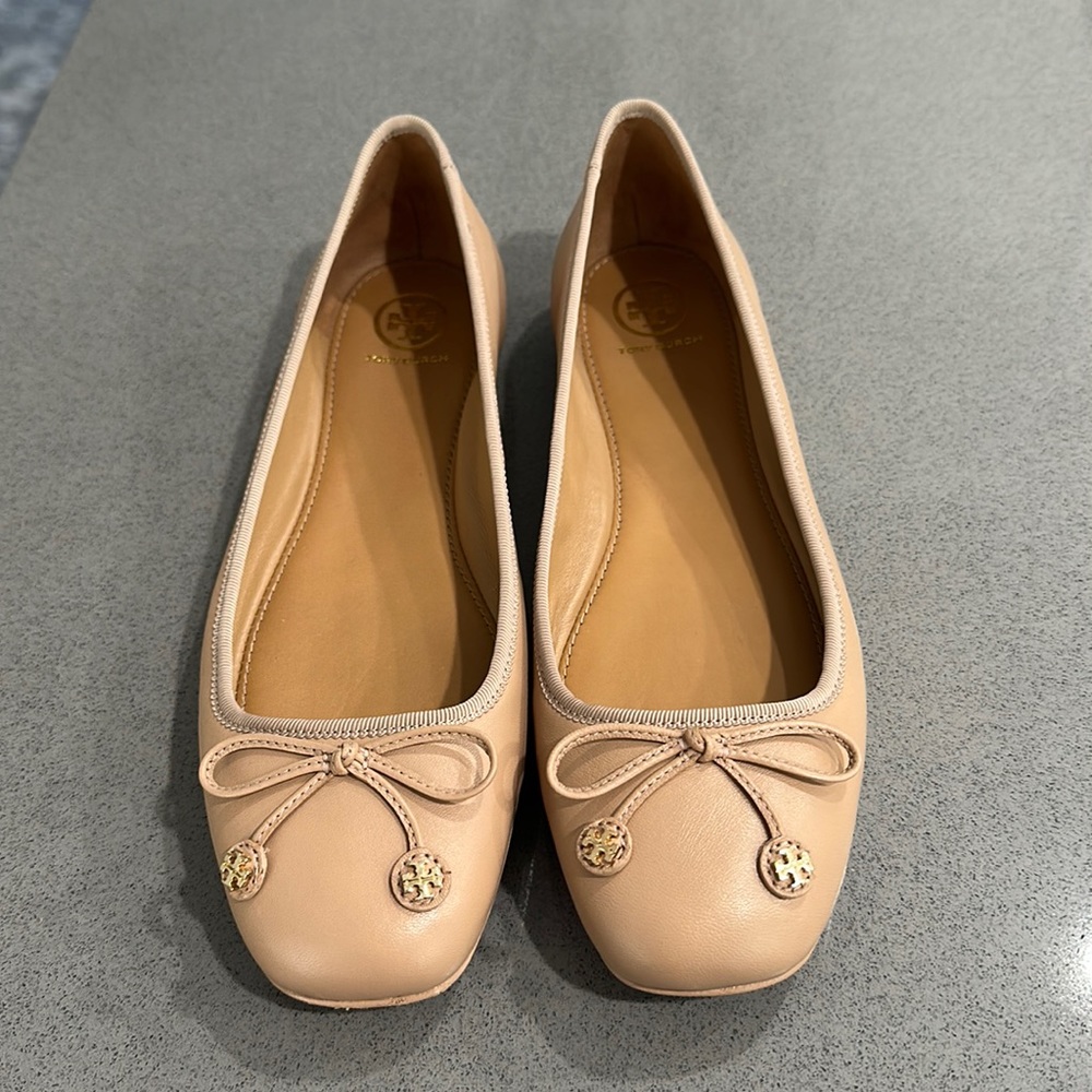 Tory Burch Laila Beige women’s size 9.5  only worn one time